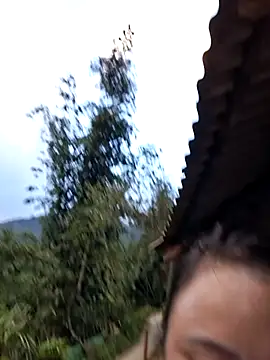 Snapshot of xuxulovezz chatting on 18, 10, 2025 xuxulovezz online show from 18, 10, 2025