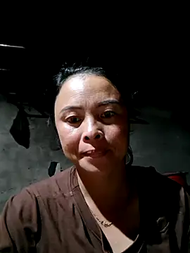 Snapshot of xuxulovezz chatting on 19, 10, 2025 xuxulovezz online show from 19, 10, 2025