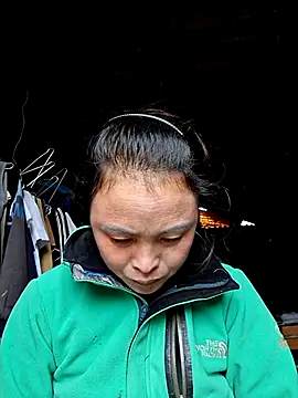 Snapshot of xuxulovezz chatting on 4, 11, 2025 xuxulovezz online show from 4, 11, 2025