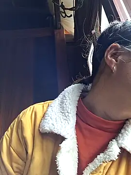 Snapshot of xuxulovezz chatting on 8, 11, 2025 xuxulovezz online show from 8, 11, 2025