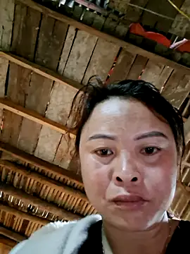 Snapshot of xuxulovezz chatting on 3, 4, 2026 xuxulovezz online show from 3, 4, 2026