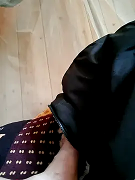 Snapshot of xuxulovezz chatting on 6, 4, 2026 xuxulovezz online show from 6, 4, 2026