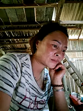 Snapshot of xuxulovezz chatting on 13, 4, 2026 xuxulovezz online show from 13, 4, 2026