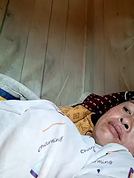 Snapshot of xuxulovezz chatting on 14, 4, 2026 xuxulovezz online show from 14, 4, 2026