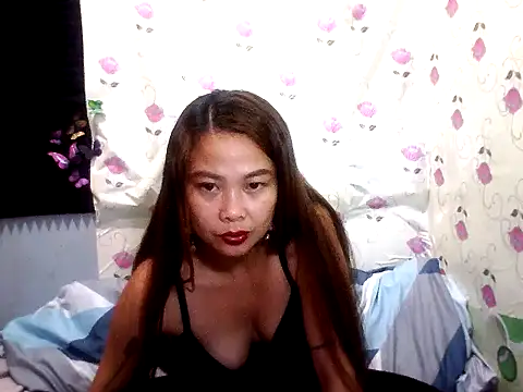 Snapshot of SweetRosie2025 chatting on 18, 10, 2025 SweetRosie2025 online show from 18, 10, 2025