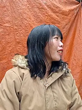 Snapshot of helenzz chatting on 1, 10, 2025 helenzz online show from 1, 10, 2025