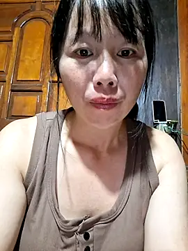 Snapshot of helenzz chatting on 18, 10, 2025 helenzz online show from 18, 10, 2025