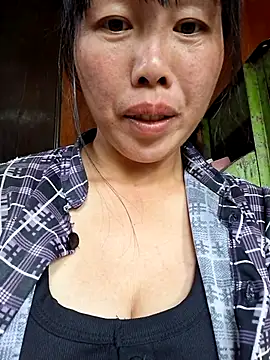 Snapshot of helenzz chatting on 23, 10, 2025 helenzz online show from 23, 10, 2025