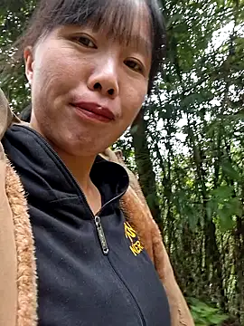 Snapshot of helenzz chatting on 24, 10, 2025 helenzz online show from 24, 10, 2025