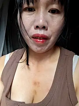 Snapshot of helenzz chatting on 28, 10, 2025 helenzz online show from 28, 10, 2025