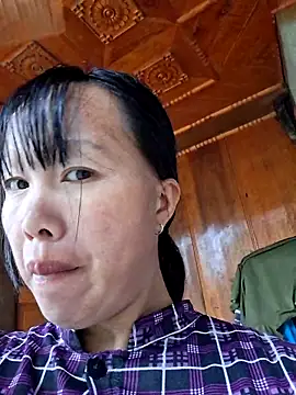 Snapshot of helenzz chatting on 4, 11, 2025 helenzz online show from 4, 11, 2025