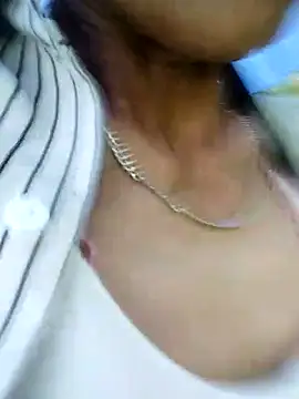 Snapshot of abigail-00 chatting on 1, 10, 2025 abigail-00 online show from 1, 10, 2025