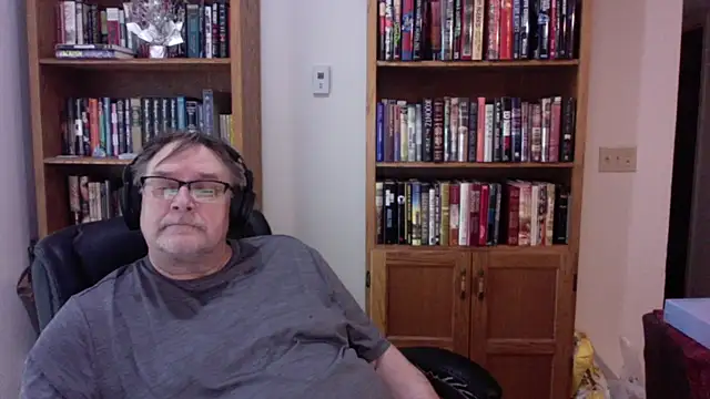 Vinyl22xh online show from 5, 5, 2026