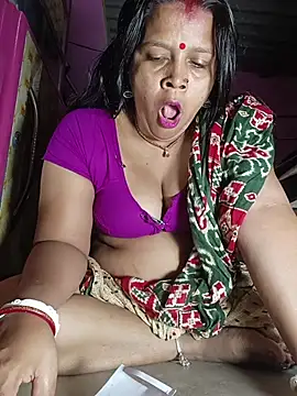 Snapshot of reya743 chatting on 7, 11, 2025 reya743 online show from 7, 11, 2025