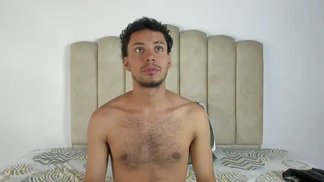 Snapshot of aroncooper1 chatting on 9, 10, 2025 aroncooper1 online show from 9, 10, 2025