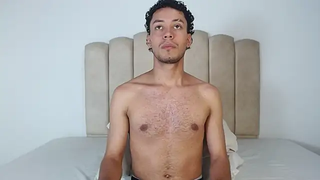 Snapshot of aroncooper1 chatting on 18, 11, 2025 aroncooper1 online show from 18, 11, 2025