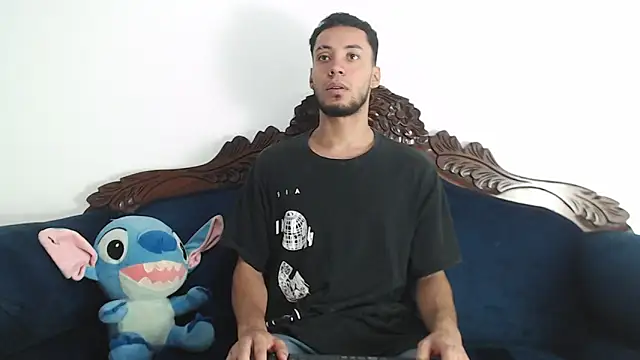 Snapshot of aroncooper1 chatting on 7, 1, 2026 aroncooper1 online show from 7, 1, 2026