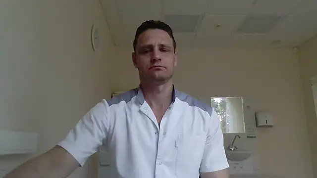 Snapshot of Freeze_Fire chatting on 9, 10, 2025 Freeze Fire online show from 9, 10, 2025