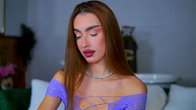 ClaraBenatti online show from 5, 11, 2025