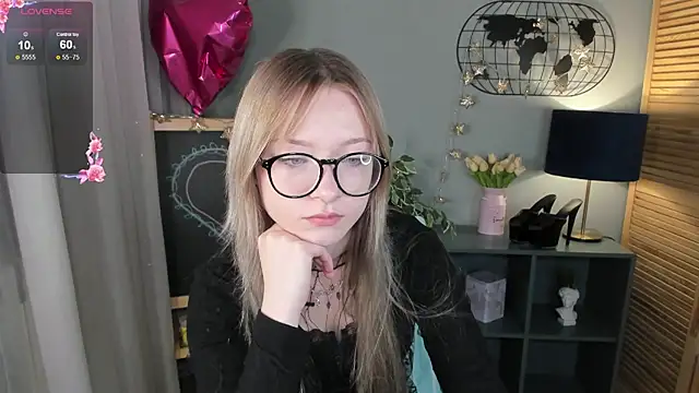 Snapshot of elliupp chatting on 22, 9, 2025 elliupp online show from 22, 9, 2025