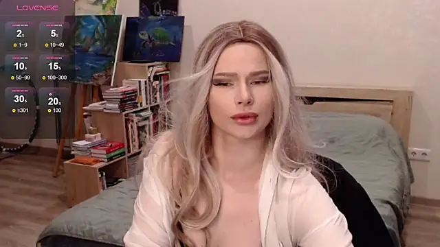 Snapshot of bbJ_one chatting on 18, 10, 2025 bbJ one online show from 18, 10, 2025