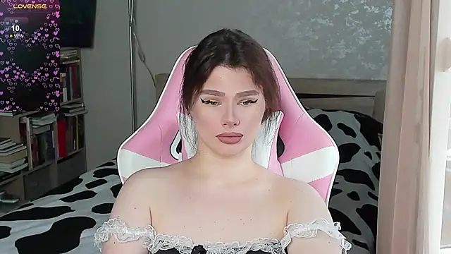 Snapshot of bbJ_one chatting on 7, 4, 2026 bbJ one online show from 7, 4, 2026