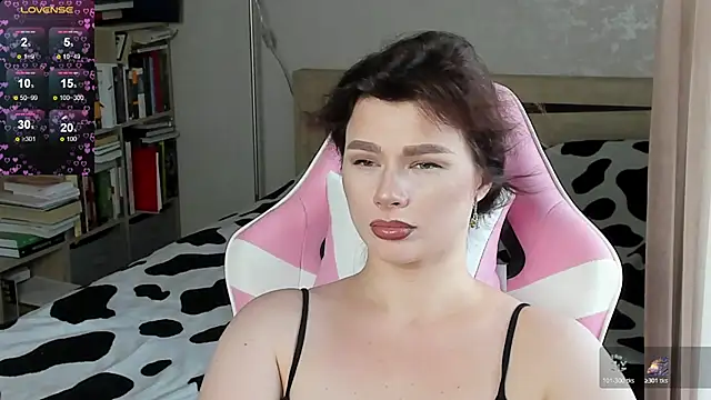 Snapshot of bbJ_one chatting on 7, 7, 2026 bbJ one online show from 7, 7, 2026