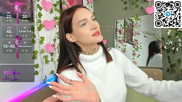 Snapshot of Selena_Lune chatting on 8, 10, 2025 Selena Lune online show from 8, 10, 2025