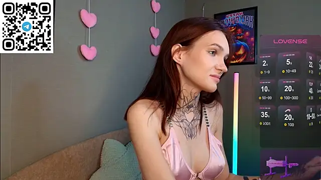 Snapshot of Selena_Lune chatting on 5, 11, 2025 Selena Lune online show from 5, 11, 2025