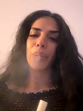 Snapshot of AylinHazellx chatting on 11, 10, 2025 AylinHazellx online show from 11, 10, 2025