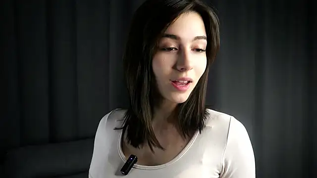 Snapshot of LettySlovacek chatting on 12, 10, 2025 LettySlovacek online show from 12, 10, 2025