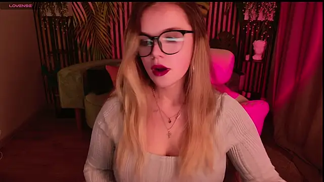 KellyHayden online show from 17, 12, 2025