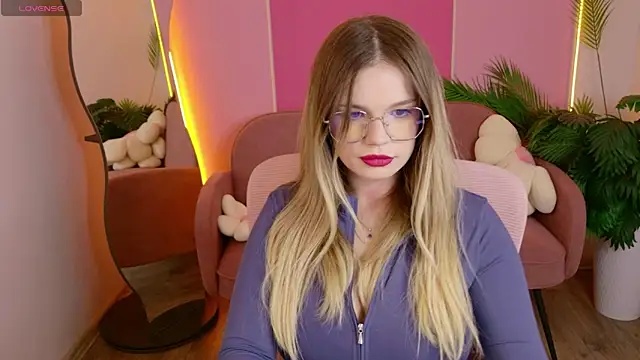 KellyHayden online show from 12, 3, 2026