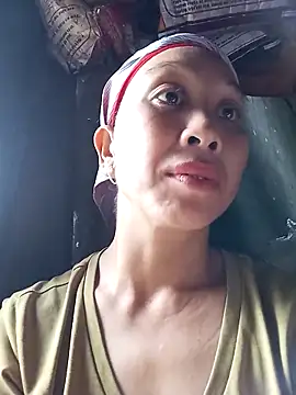 Snapshot of vtmbae chatting on 1, 10, 2025 vtmbae online show from 1, 10, 2025