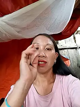 Snapshot of vtmbae chatting on 13, 10, 2025 vtmbae online show from 13, 10, 2025