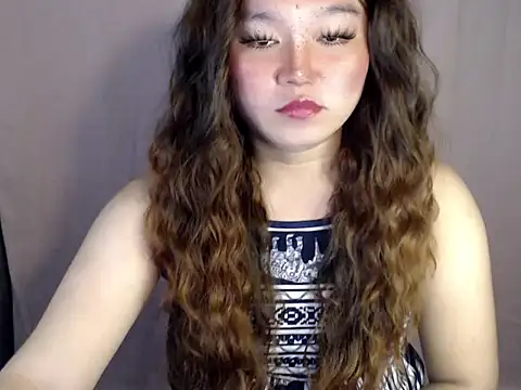 Eyes-on-me online show from 7, 11, 2025