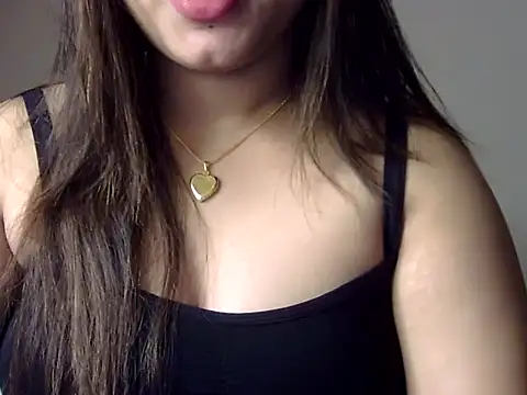 Snapshot of Aaliya02 chatting on 18, 10, 2025 Aaliya02 online show from 18, 10, 2025