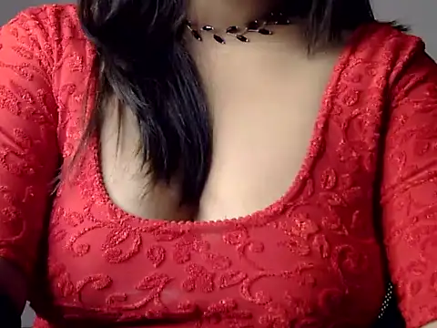 Snapshot of Aaliya02 chatting on 4, 11, 2025 Aaliya02 online show from 4, 11, 2025