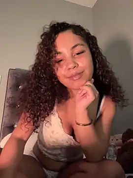 Snapshot of OliviaAshhh chatting on 8, 11, 2025 OliviaAshhh online show from 8, 11, 2025