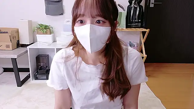 saku sakura  online show from 6, 10, 2025