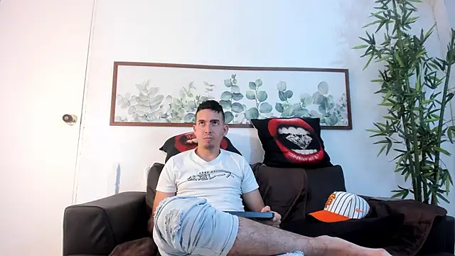 Snapshot of logan_smithh01 chatting on 22, 9, 2025 logan smithh01 online show from 22, 9, 2025