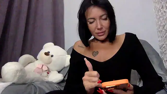 Snapshot of Veymoria chatting on 4, 10, 2025 Veymoria online show from 4, 10, 2025