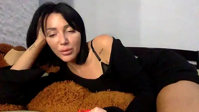 Snapshot of Veymoria chatting on 8, 10, 2025 Veymoria online show from 8, 10, 2025