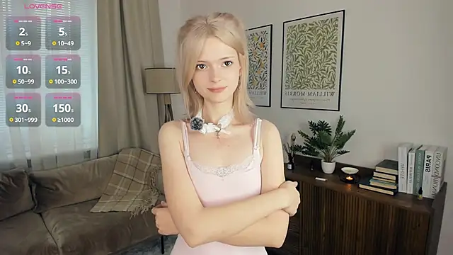 Snapshot of LaureMestler chatting on 14, 10, 2025 LaureMestler online show from 14, 10, 2025