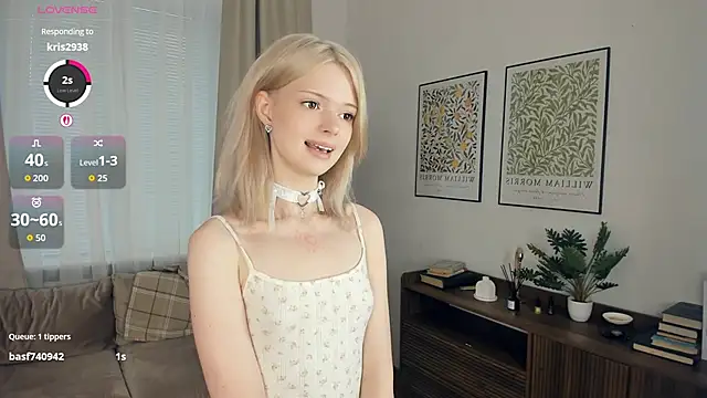 Snapshot of LaureMestler chatting on 19, 10, 2025 LaureMestler online show from 19, 10, 2025