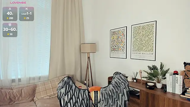 Snapshot of LaureMestler chatting on 11, 11, 2025 LaureMestler online show from 11, 11, 2025