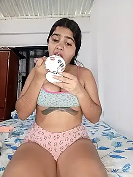 Snapshot of Sashalana chatting on 9, 10, 2025 Sashalana online show from 9, 10, 2025