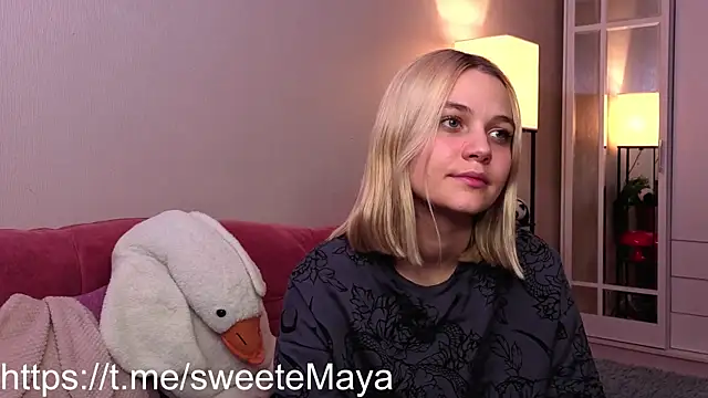 Snapshot of KelleDomin chatting on 26, 10, 2025 KelleDomin online show from 26, 10, 2025