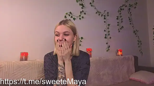 Snapshot of KelleDomin chatting on 4, 11, 2025 KelleDomin online show from 4, 11, 2025