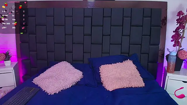 Snapshot of Krystal_Heartss chatting on 4, 10, 2025 Krystal Heartss online show from 4, 10, 2025